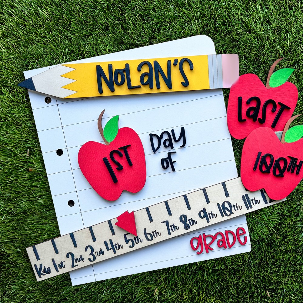 Gepersonaliseerd herbruikbaar bord voor terug naar school Eerste schooldagbord met namen van kinderen Betekenisvolle cadeau-ideeën voor kinderen