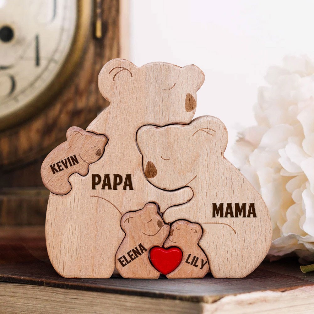 Gepersonaliseerde houten puzzelblokken met de namen van de Koala-familie, een uniek verjaardagscadeau voor moeder en oma. Ideeën voor Moederdagcadeaus.