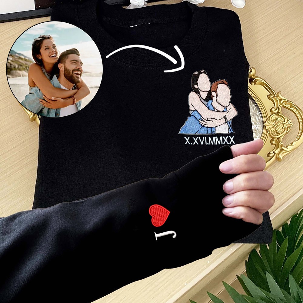 Gepersonaliseerde sweatshirt met geborduurde foto van een koppel met Romeinse cijfers, perfecte cadeau-ideeën voor een jubileum