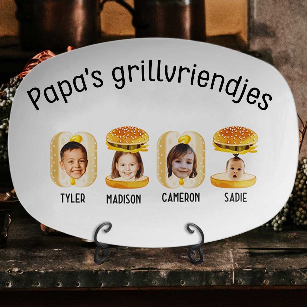 Gepersonaliseerde BBQ-vriendenplaat voor papa met portretten en namen van de kinderen. Aangepaste kunstdrukplaat. Cadeau voor de familiekeuken voor papa. Unieke cadeau-ideeën voor Vaderdag.