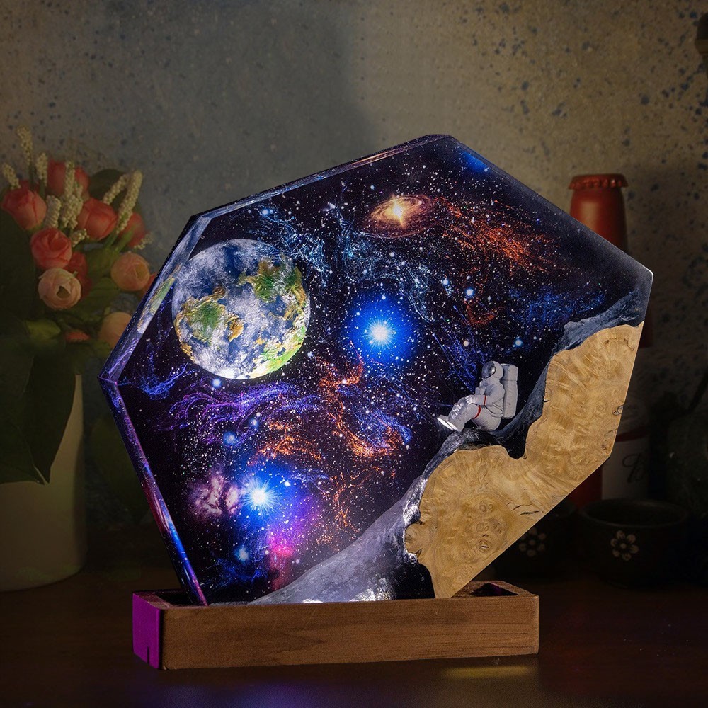 Interstellaire Astronaut Kunst Hout Hars Lamp Hars Nachtlampje, Verjaardagscadeau voor Kleine Jongen, Uniek Koppel Cadeau voor Vriend Vriendin, Nachtkastje Cadeau, Valentijnsdag Cadeau Idee