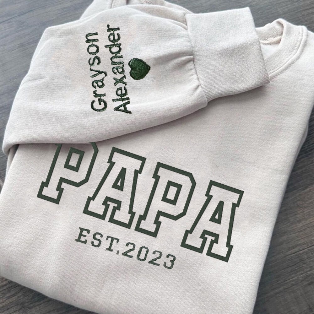 Gepersonaliseerde geborduurde hoodie voor vaders met de naam van het kind geborduurd op de mouw, uniek cadeau-idee voor Vaderdag, het beste familiecadeau voor vaders