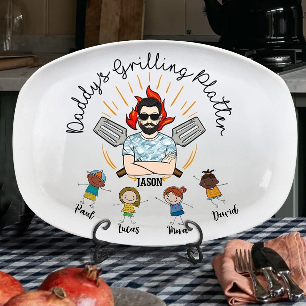 Gepersonaliseerde grappige grillplaat voor papa met de naam van de kinderen als cadeau voor Vaderdag