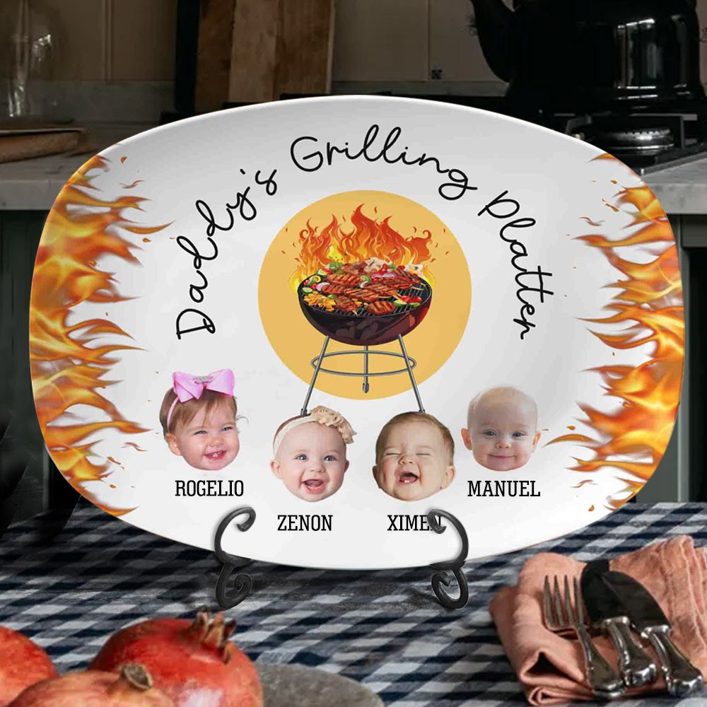 Gepersonaliseerde grillschotel voor papa met foto en namen van de kinderen als aandenken voor cadeaus voor Vaderdag