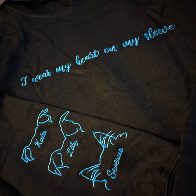Aangepaste Ik draag mijn hart op mijn mouw Geborduurde hondenoren Omtrek Sweatshirt Hoodie Aandenkencadeaus voor dierenliefhebbers