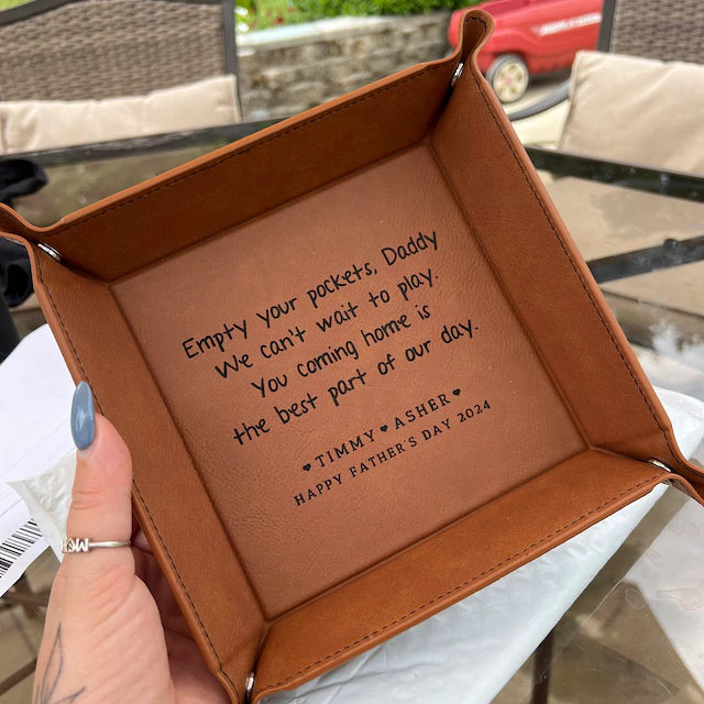 Maak je zakken leeg Papa Gepersonaliseerde gegraveerde leren dienblad voor papa Nieuw papa cadeau Kerstcadeaus voor hem