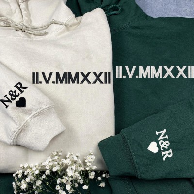 Gepersonaliseerde hoodie met geborduurd Romeins cijfer, ideeën voor cadeaus voor koppels, jubileumcadeau