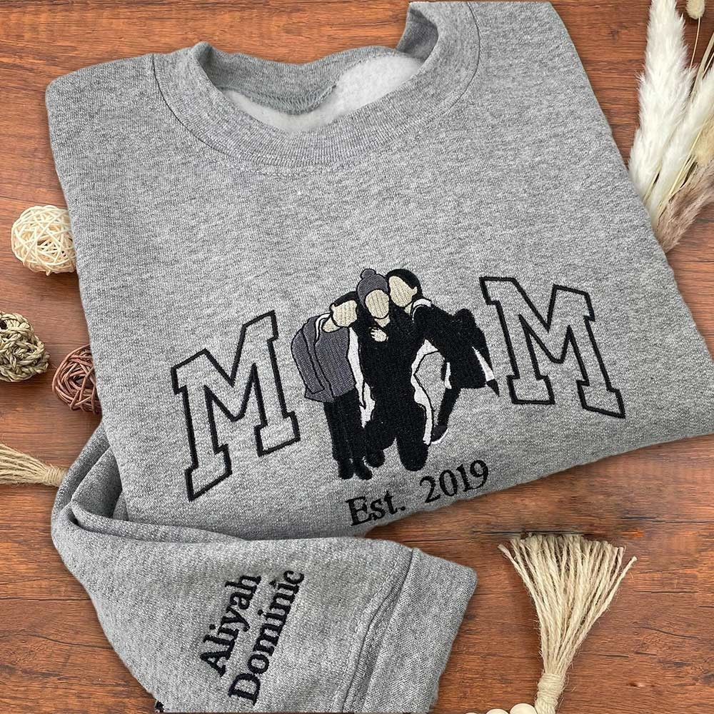 Personalised Mama Embroidered Photo Portrait Sweatshirt with Kids Names on Sleeve Unique Gifts for Mum Mother's Day Gift