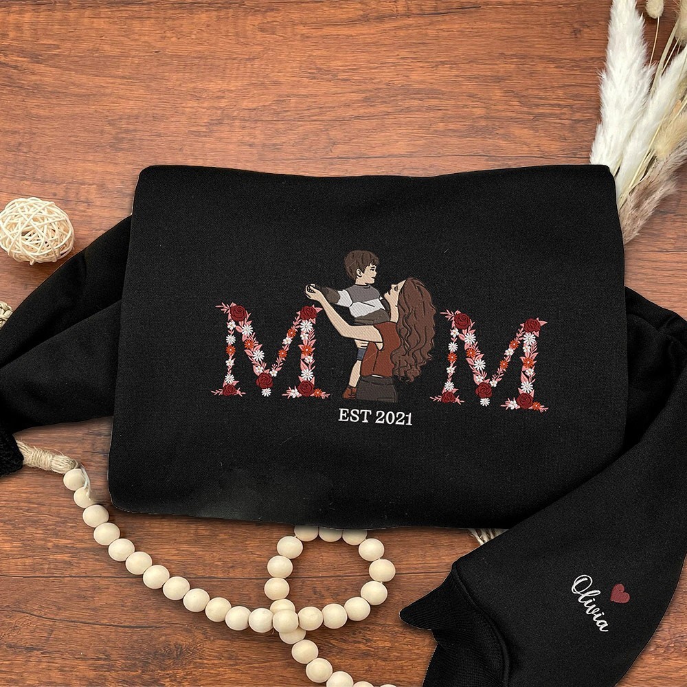 Personalised Mum Floral Letter Embroidered Photo Portrait Sweatshirt Unique Gifts for Mum Grandma Mother's Day Gift