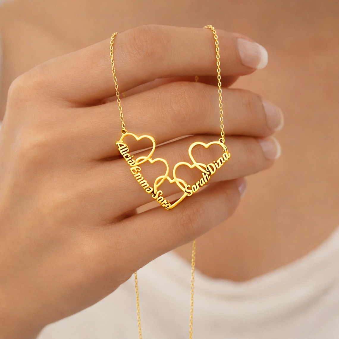 Personalised Heart Name Necklace in Gold With Multiple Names Unique Family Gift for Mum Grandma Mother's Day Gift Ideas