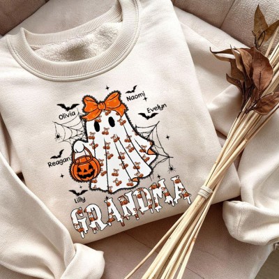 Personalised Halloween Grandma Cute Ghost Sweatshirt with Grandkids Names Gift for Grandma Mum Halloween Gift
