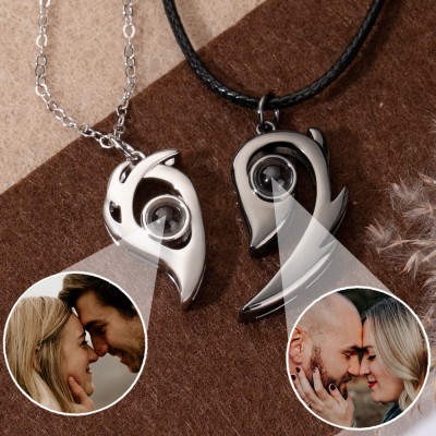 Custom Magnetic Couple Pendant Projection Necklace With Picture Inside Unique Gifts For Soulmate Couple Gifts